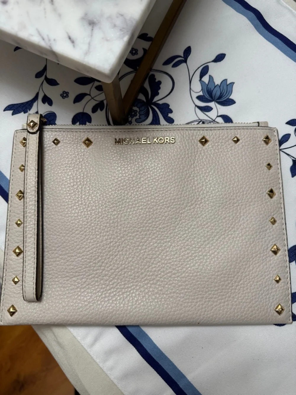 Michael Kors Jet Set Travel Large Zip Clutch Wristlet EUC - Picture 2 of 8